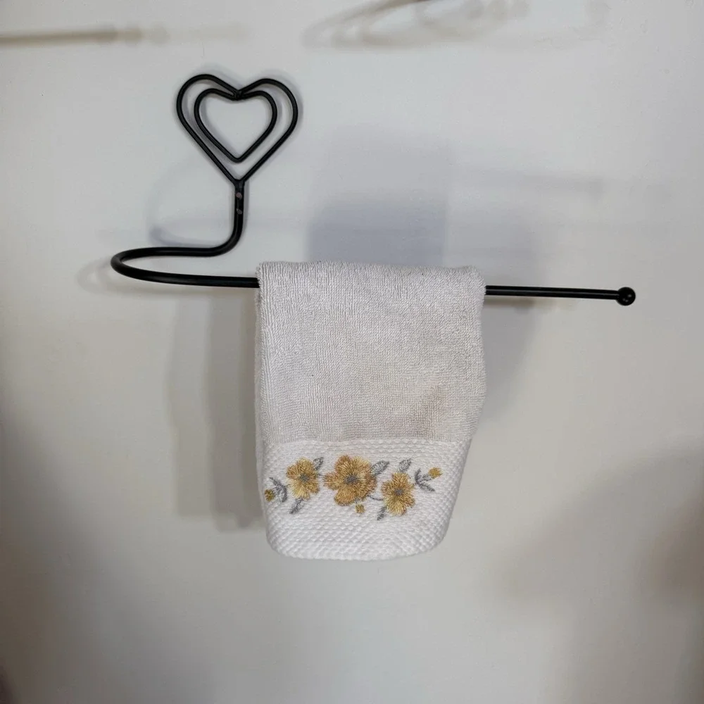 Vintage Towel‎ Bar Hand Towel Rack Metal Hearts Wall Hang Mounted Set Of 4